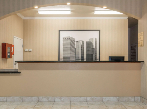 Super 8 by Wyndham Brookshire TX