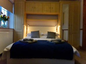 Captivating 4-bed House in Milton Keynes