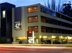 429 Apartments and Suites