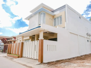 Oyo 1247 Antosa Family Residence