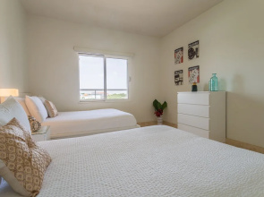 Lovely Condo at Eagle Beach! Great Views