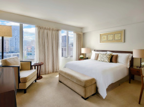 Ka Laʻi Waikiki Beach, LXR Hotels & Resorts