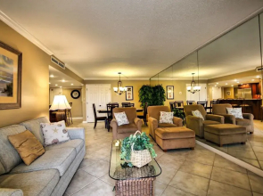 Gulf Shore Condo #113 - 2 Br condo by RedAwning