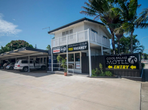 Cool Palms Motel