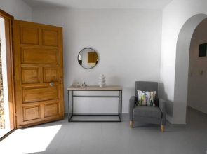 MOdern 2 bedroom apartment in Vourkari with a fantastic sea view