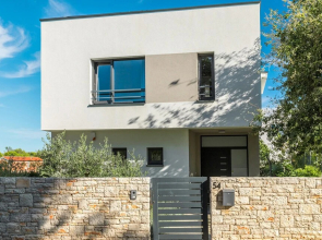 Beautiful Home in Premantura With Wifi and 4 Bedrooms