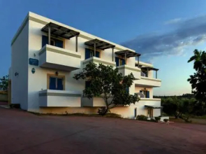 Contaratos Holiday Lettings 2