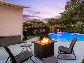Private Heated Pool & Lovely Home
