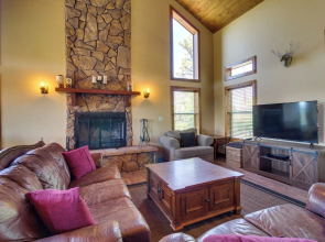 Mtn-view Hilltop Hideaway w/ Deck in Show Low