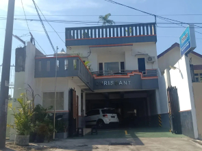 Chrissant Hotel