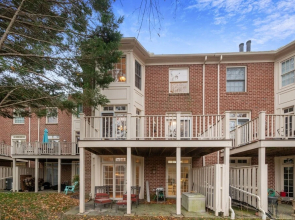 Beautiful Villa In The Heart Of Historic Downtown Bel Air! 3 Bedroom Villa by Redawning
