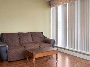 Super 8 by Wyndham Youngstown/Girard