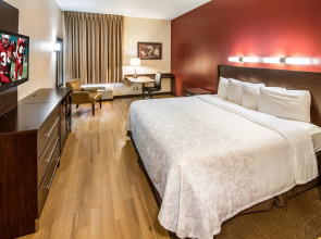 Red Roof Inn PLUS+ Long Island - Garden City