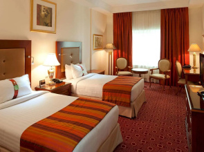 Sunday Hotel Holiday International Dubai