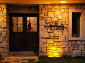Huzurla Otel