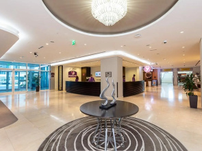 Premier Inn Abu Dhabi Airport (Business Park)