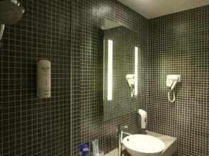 Holiday Inn Express Shanghai Gongkang by IHG