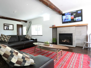 Hakuba Slopeside Chalet