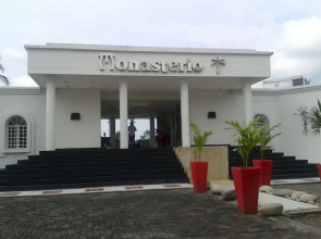 Hotel Monasterio Resort