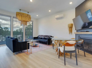 Modern & Luxe Lake Arrowhead Villa Near Marina!
