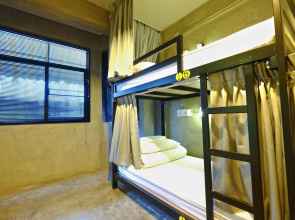 Banana Hostel