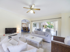 Villa in Bavaro for rent (Cocotal Golf & Country Club) – pool, billiards, maid