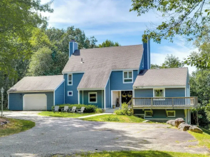 Ski, Hike & Game: White Mountains Family Retreat