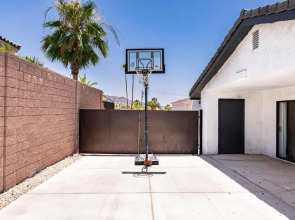 NEW - Havasunny Stay - Sleeps 16, Pool, Spa, Game Room, Fire Pit, Sunsets, Near Lake