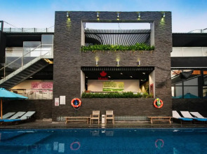 Maple Hotel & Apartment