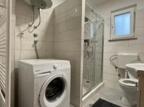 Sunny Garden Apartment