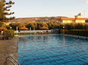 Kamari Hotel