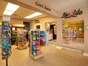 Rosen Inn, closest to Universal