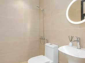 Stylish& Modern Apartment in Alwadi