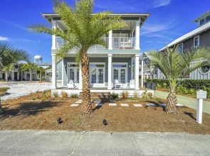All Decked Out by Avantstay Pool & Private Beach Access, Bikes Provided