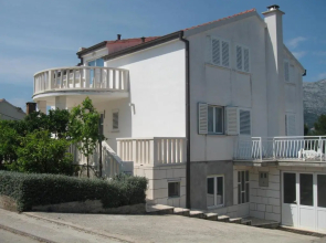 Apartments Ćenan