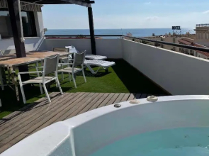 Ático con jacuzzi a 100 metros de la playa