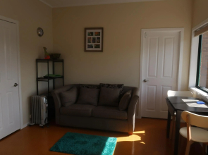 Cosy Nights - modern, self-contained with parking