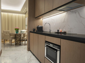 Al Jaddaf Rotana Suite Hotel