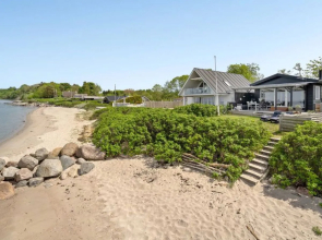 "Käthe" - 5m from the sea in Funen