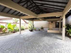 PARTY HAUS 7 bedrooms 8 toilets