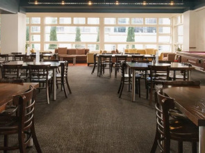 Kiwi International Hotel