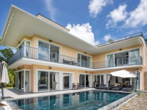 Seaview Pool Villa Dragon D in Tropics