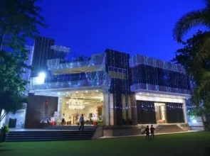 KL7 Hotel & Banquets