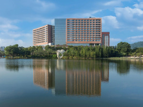 DoubleTree by Hilton Guangzhou Science City-Free Shuttle Bus Service During Canton Fair Period