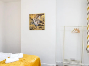 Budget Stay near Haglay Road, 10 minutes to City Centre Galton Road