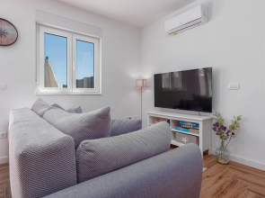 Beautiful Home in Nin With Outdoor Swimming Pool, Wifi and 2 Bedrooms