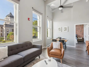 Rustic-industrial Loft With Courthouse Views 3 Bedroom Apts