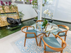 Villa Royal Canggu Secluded 6BR Luxury Walking Distance to Echo Beach