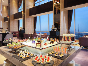 DoubleTree by Hilton Guangzhou-Free Shuttle Bus to Canton Fair Complex & Overseas Buyer Registration Services during Canton Fair Period