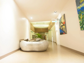 Avenue One Hotel